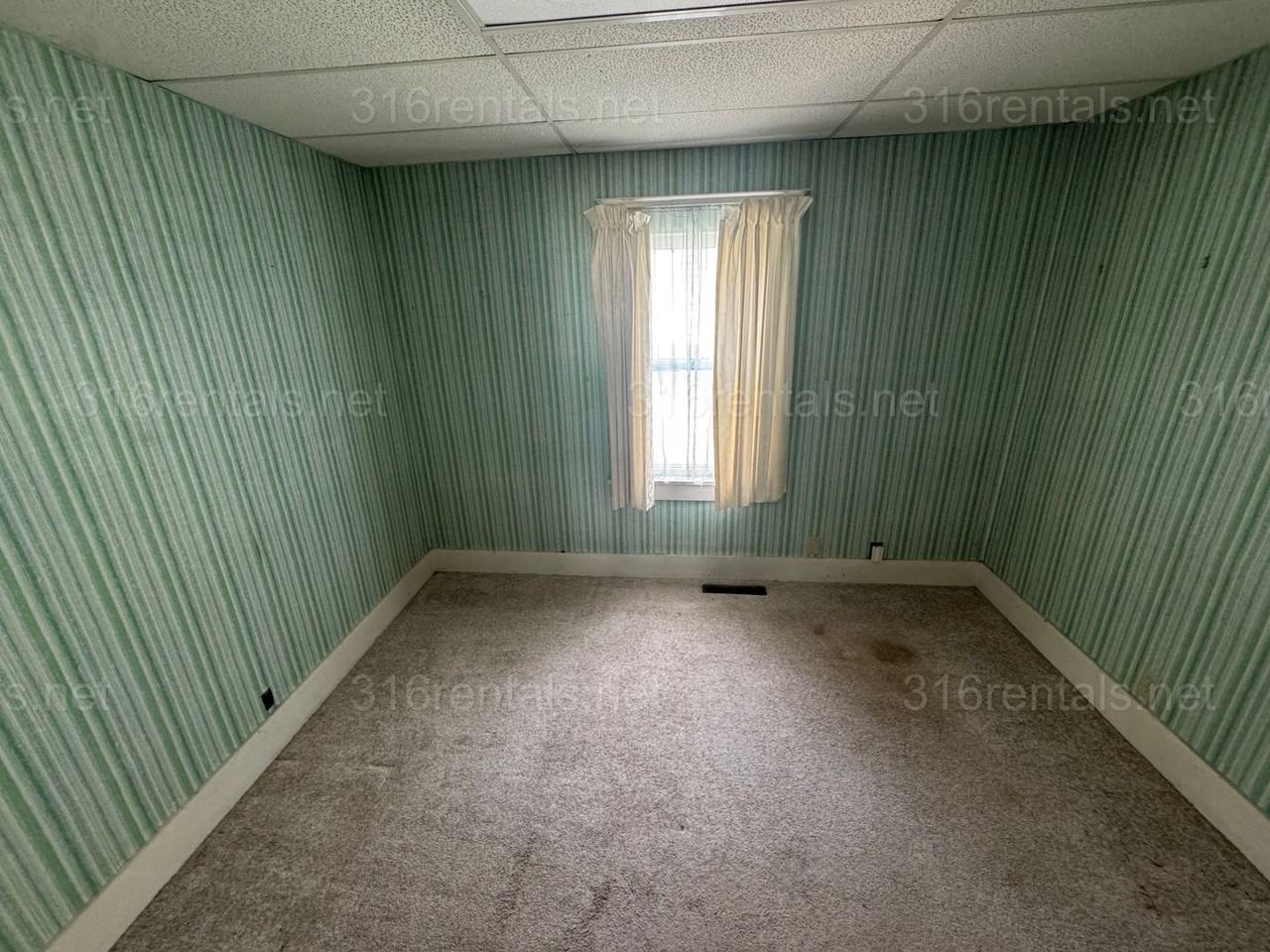 301 Old Main St - Photo 6 of 8