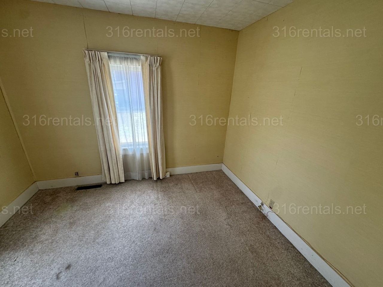 301 Old Main St - Photo 7 of 8
