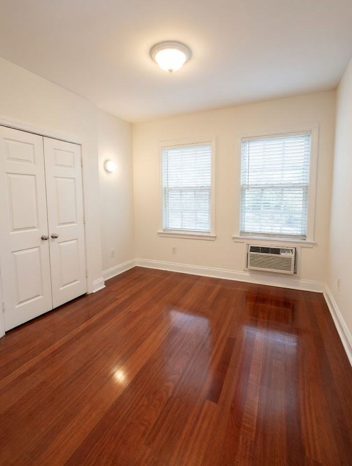 20 Duval St - Photo 6 of 12
