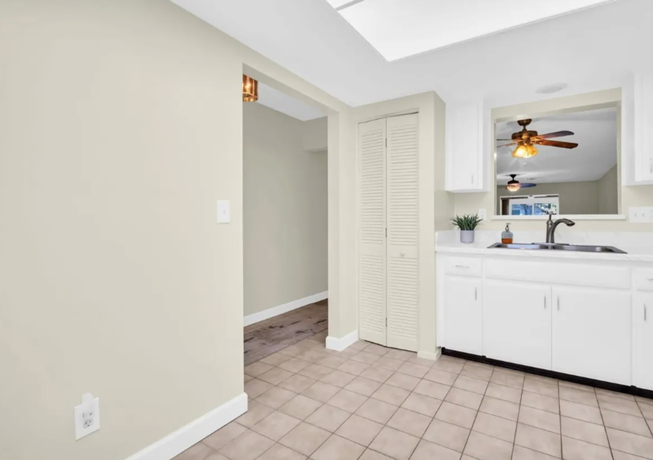 899 Cleland Ct - Photo 3 of 27