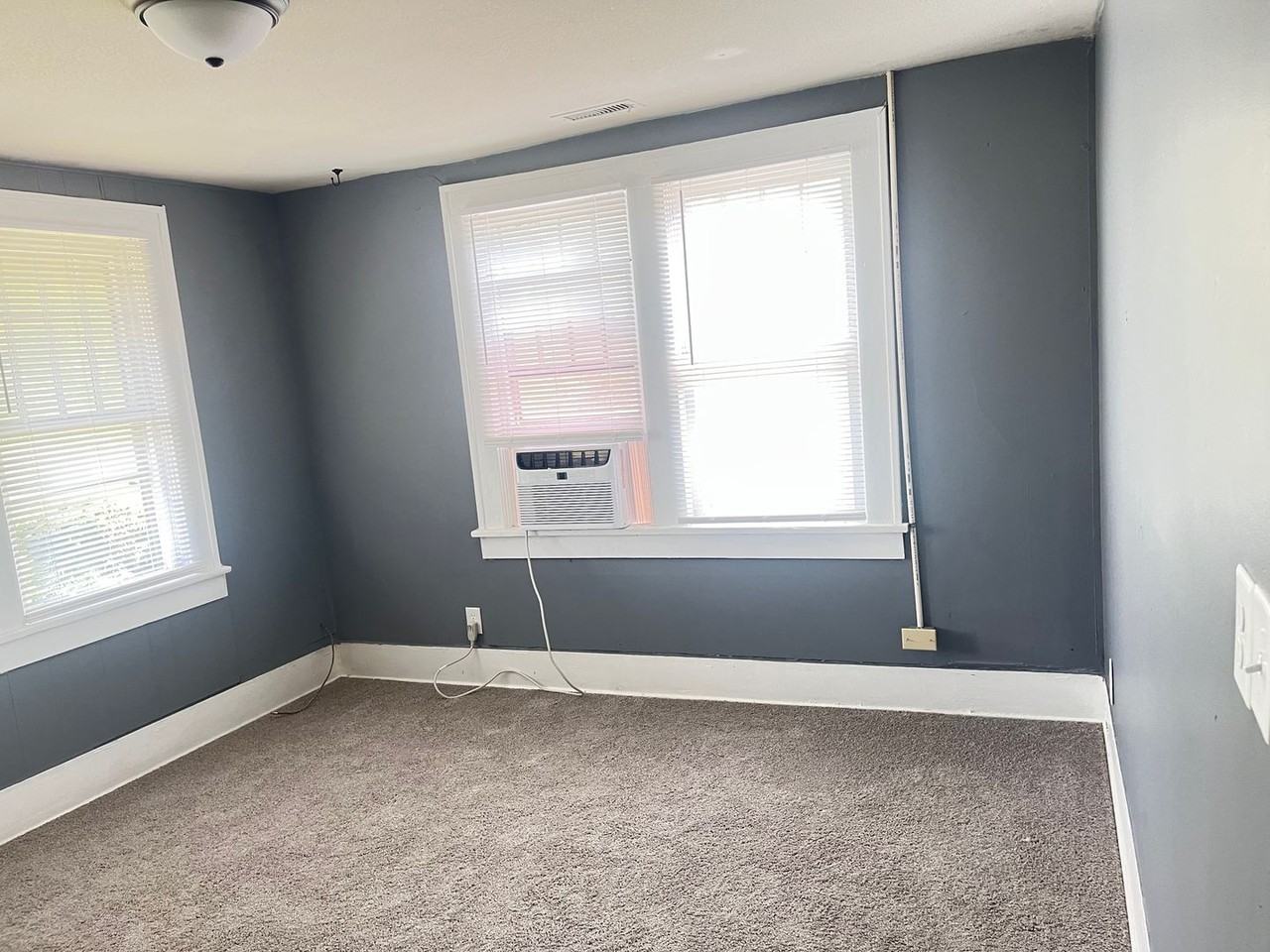 628 W Locust Ave - Photo 2 of 12