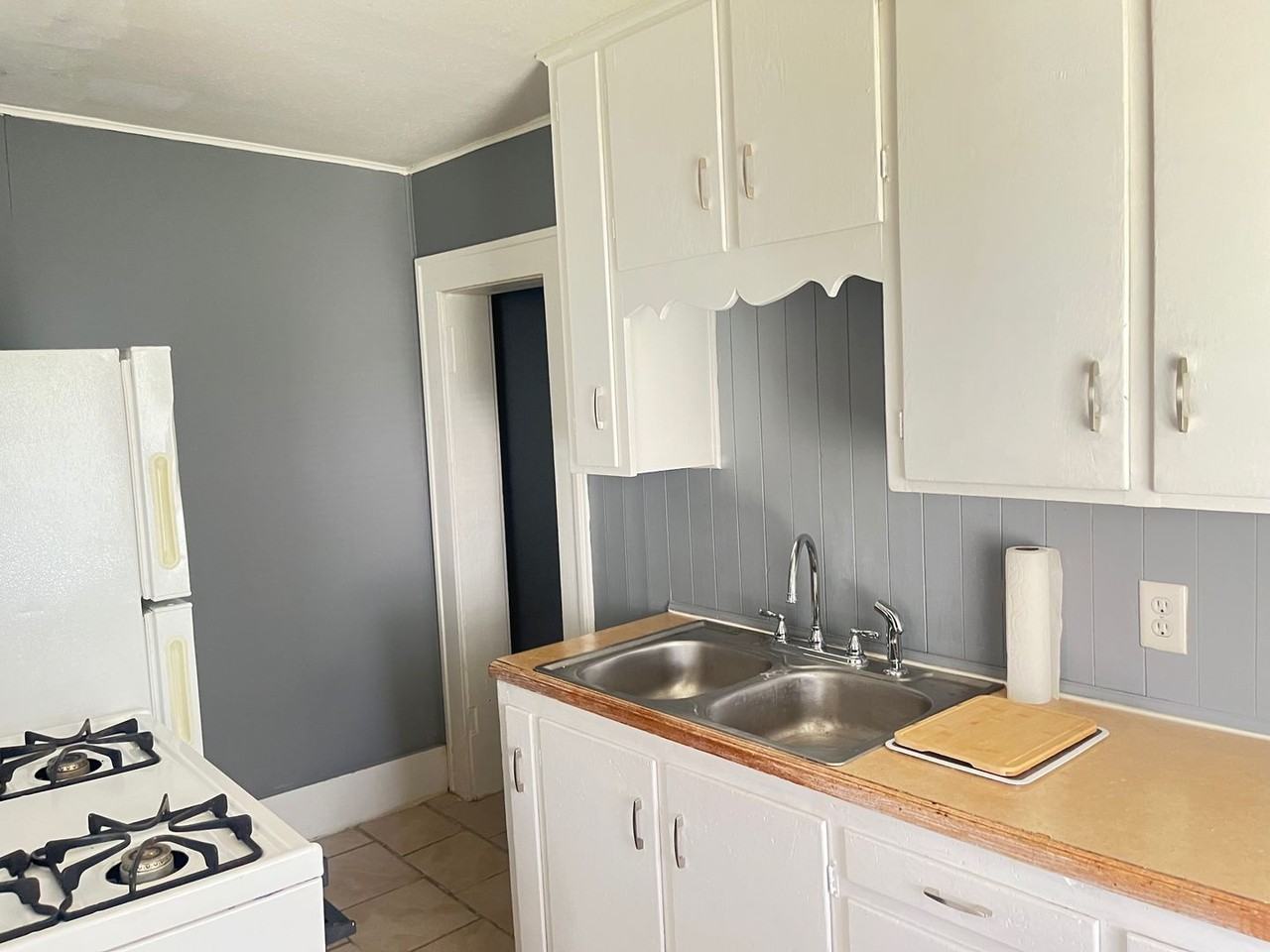 628 W Locust Ave - Photo 4 of 12