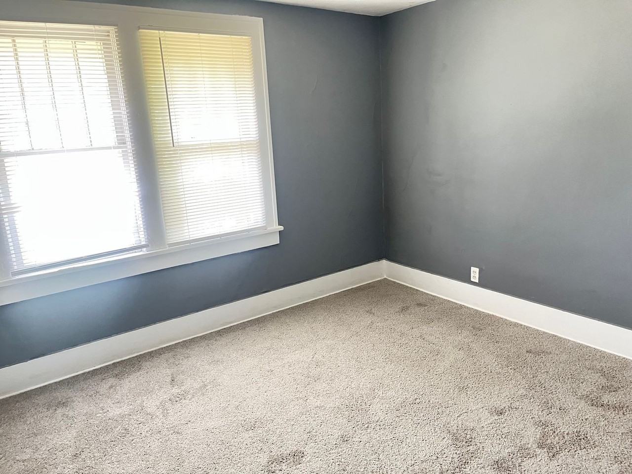 628 W Locust Ave - Photo 6 of 12