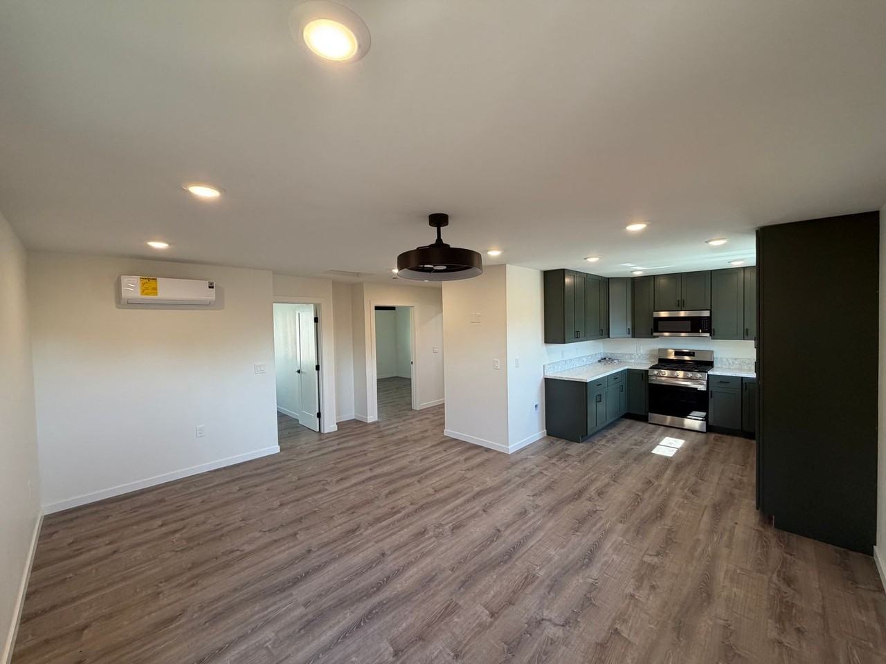 4640 Tilbury Ct - Photo 3 of 9