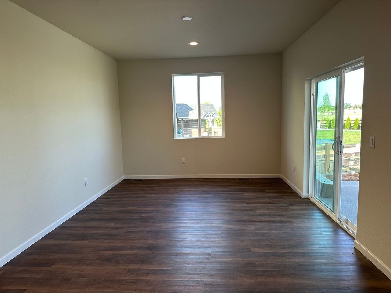 274 Marlowe Dr - Photo 4 of 22