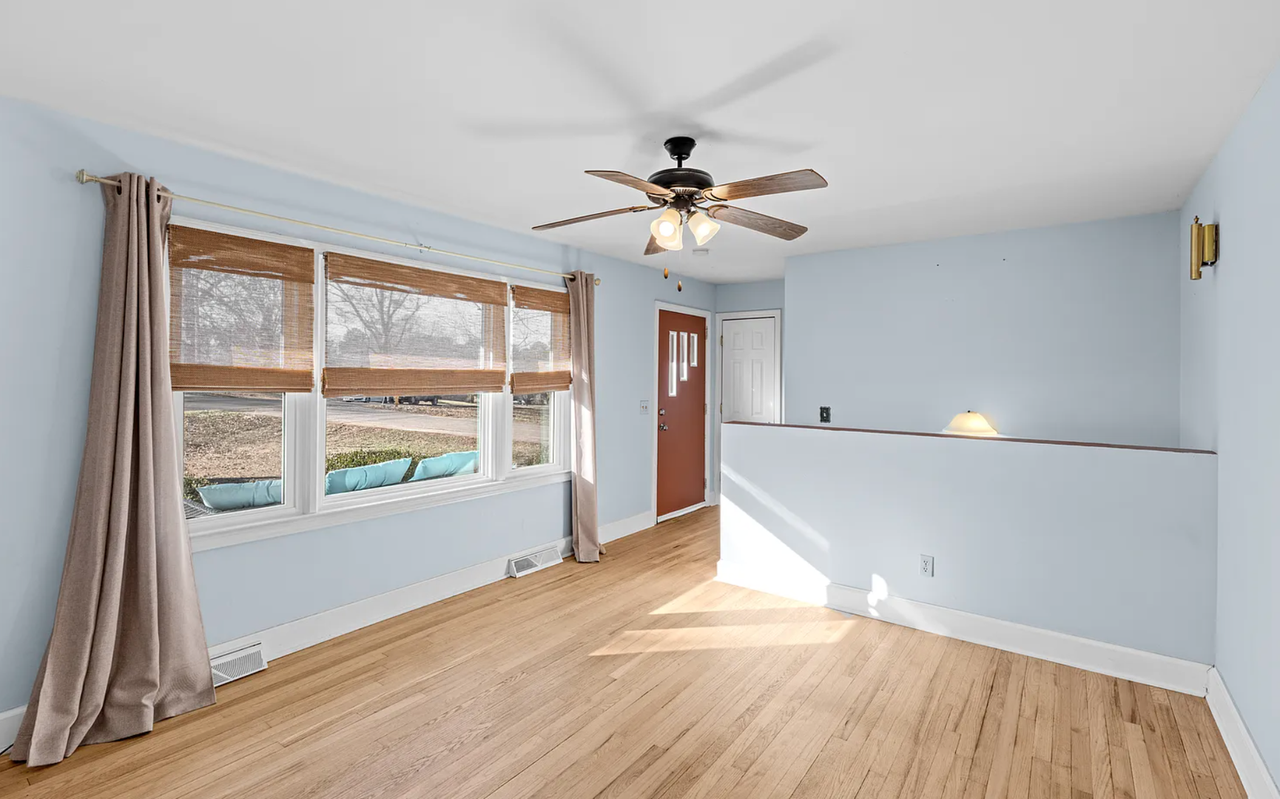 420 Brock St - Photo 4 of 19