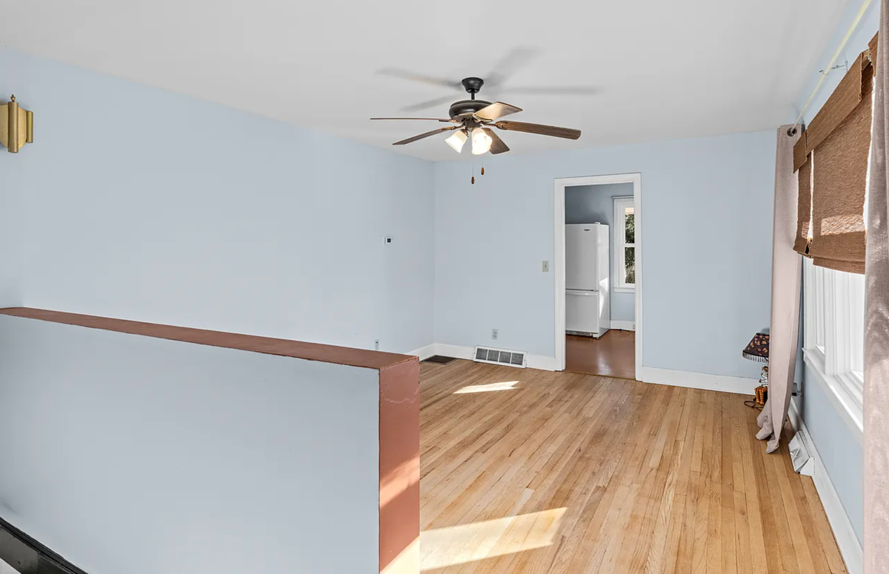 420 Brock St - Photo 5 of 19