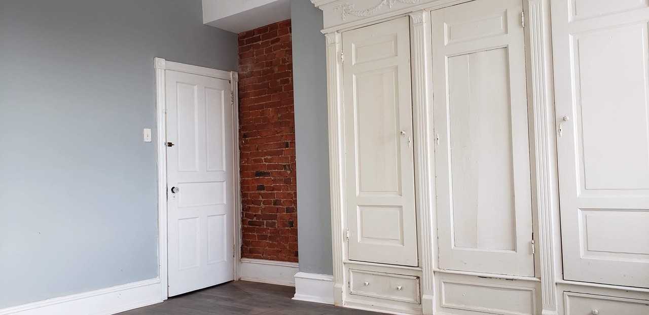 3246 W Huntingdon St - Photo 5 of 9