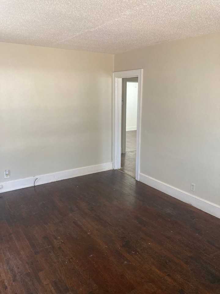 403 N Elm St Nw - Photo 5 of 14