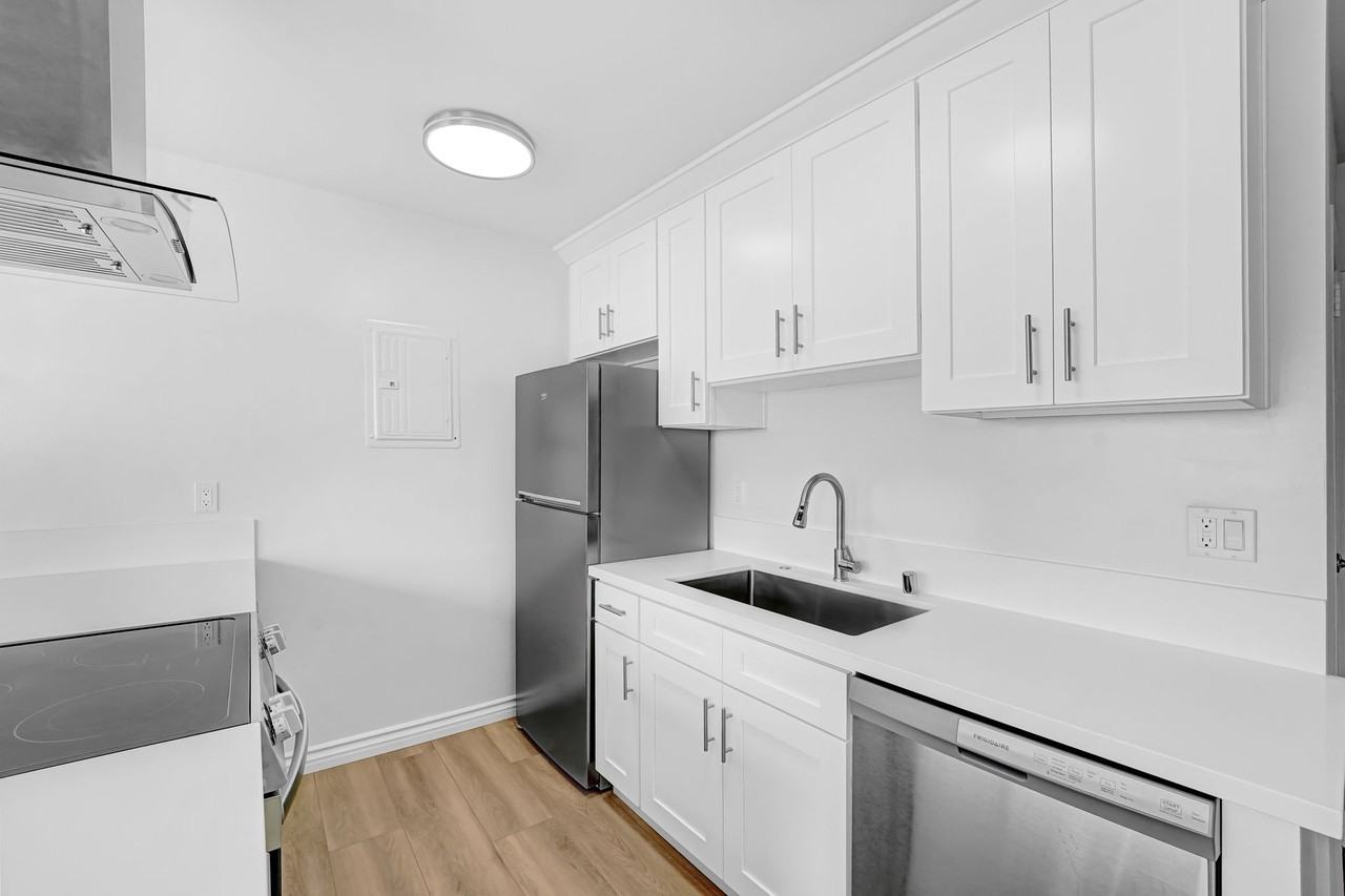 1002 12th St in Santa Monica - Photo 2 of 4