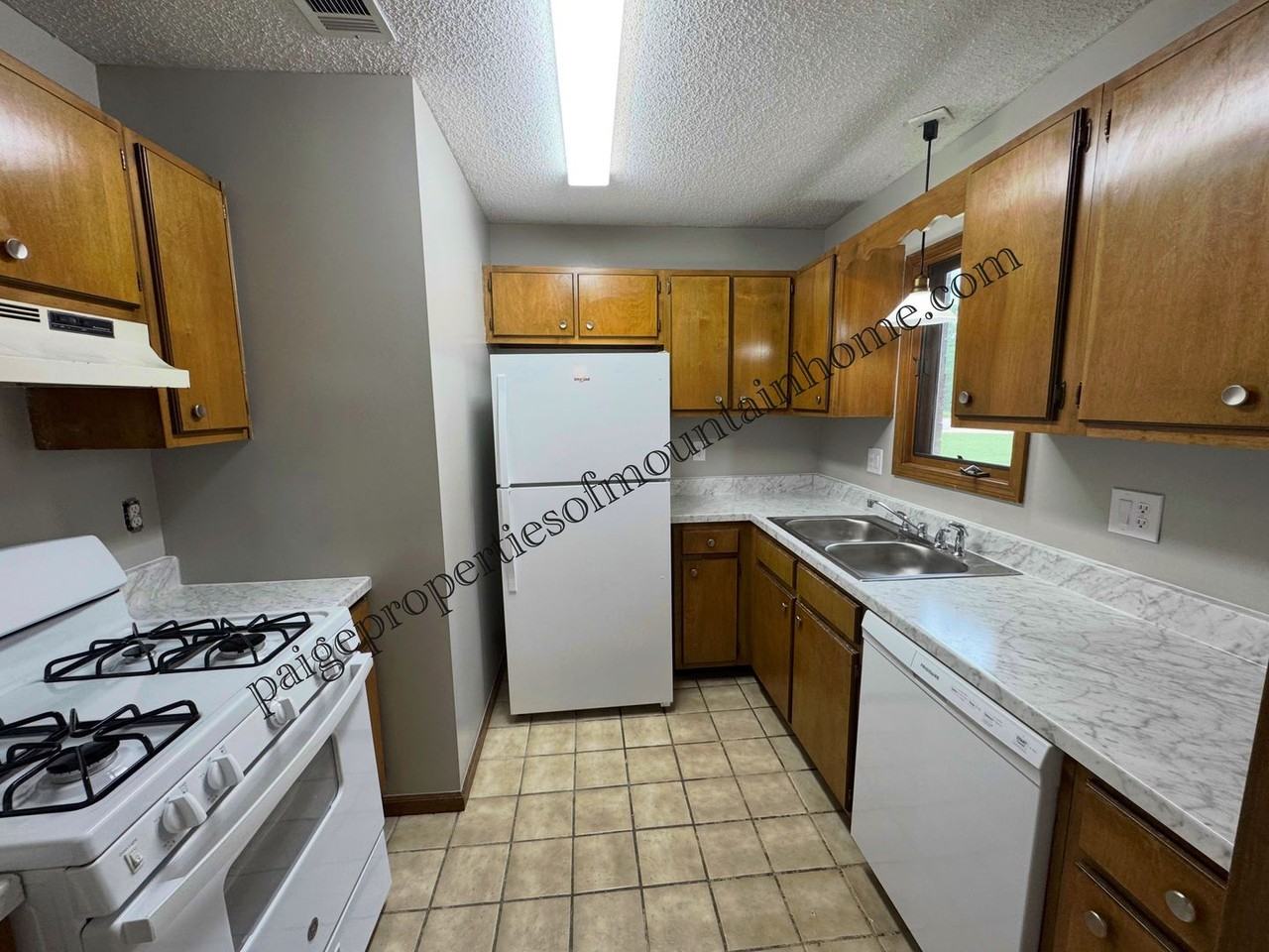 605 Cooper Estates Dr #12 - Photo 4 of 21
