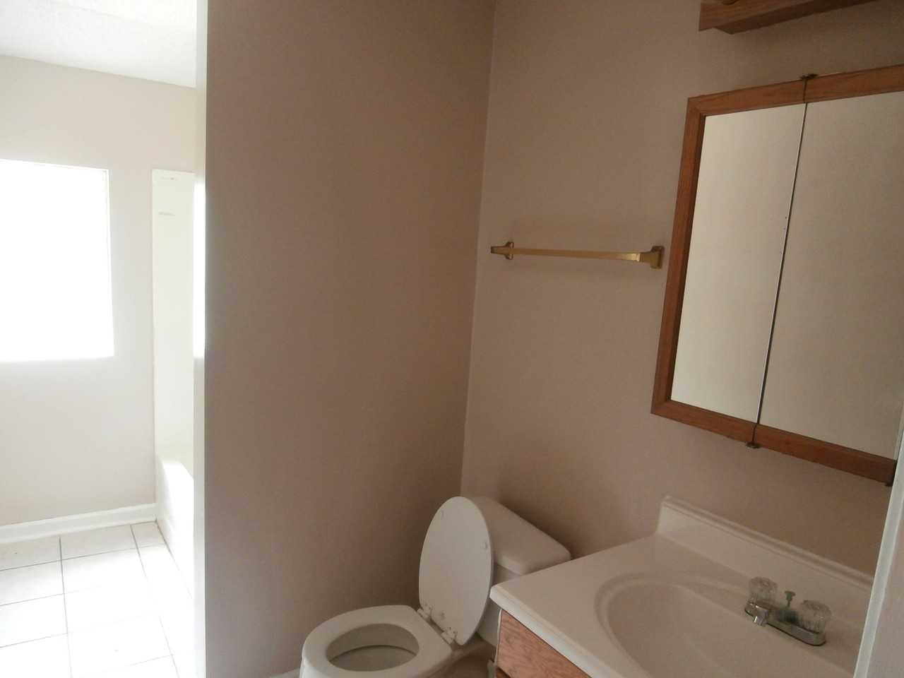 1115 Hickory Ave - Photo 6 of 19