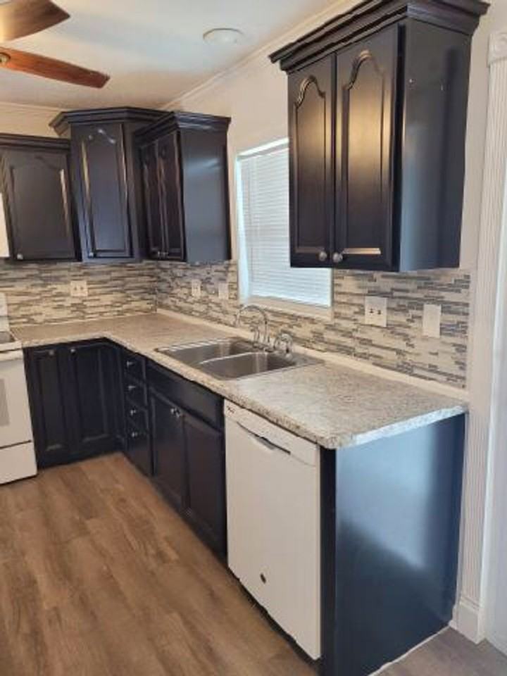 1419 16th Ave - Photo 2 of 23