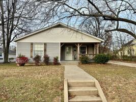 featured image of 819 W Emerson St