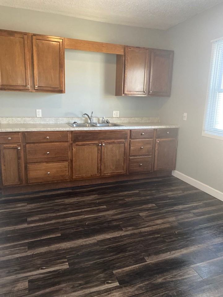 633 Hope Ave - Photo 4 of 8