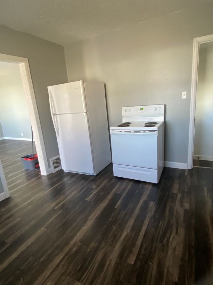 633 Hope Ave - Photo 5 of 8
