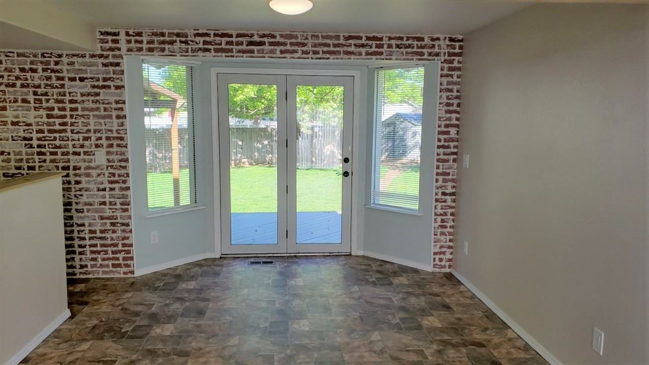 2431 Pisces Dr - Photo 4 of 14