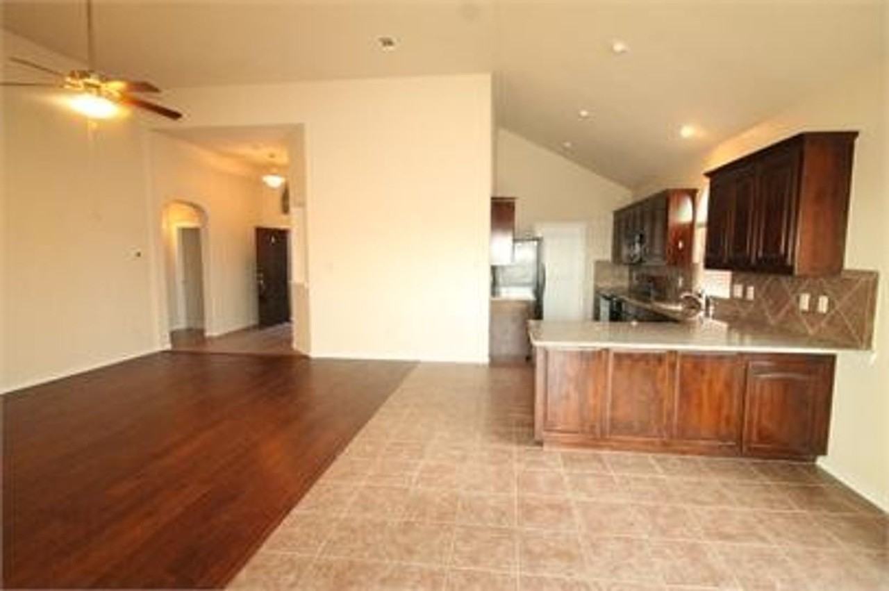 1416 Amazon Dr - Photo 5 of 23