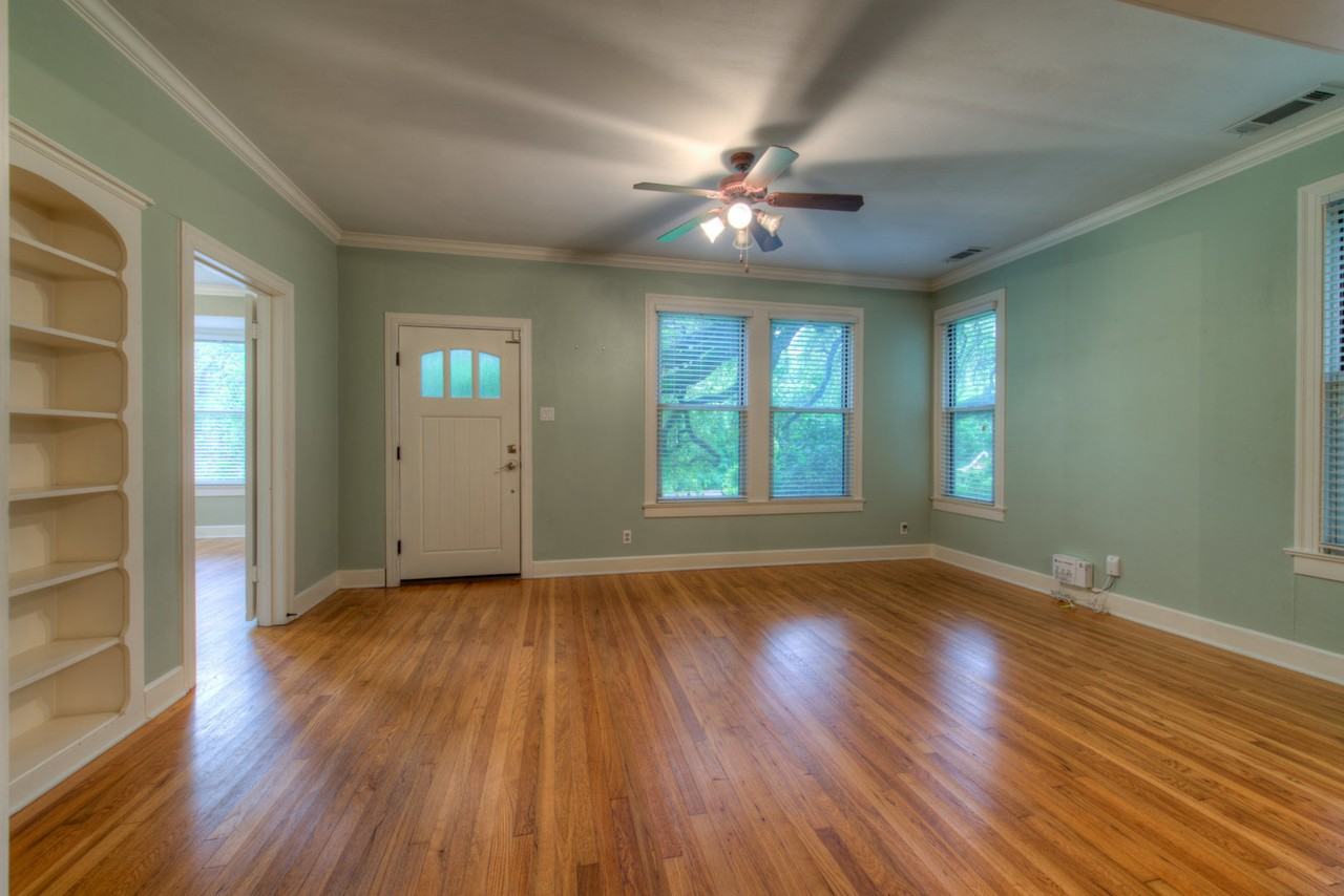720 Sparks Ave - Photo 3 of 32