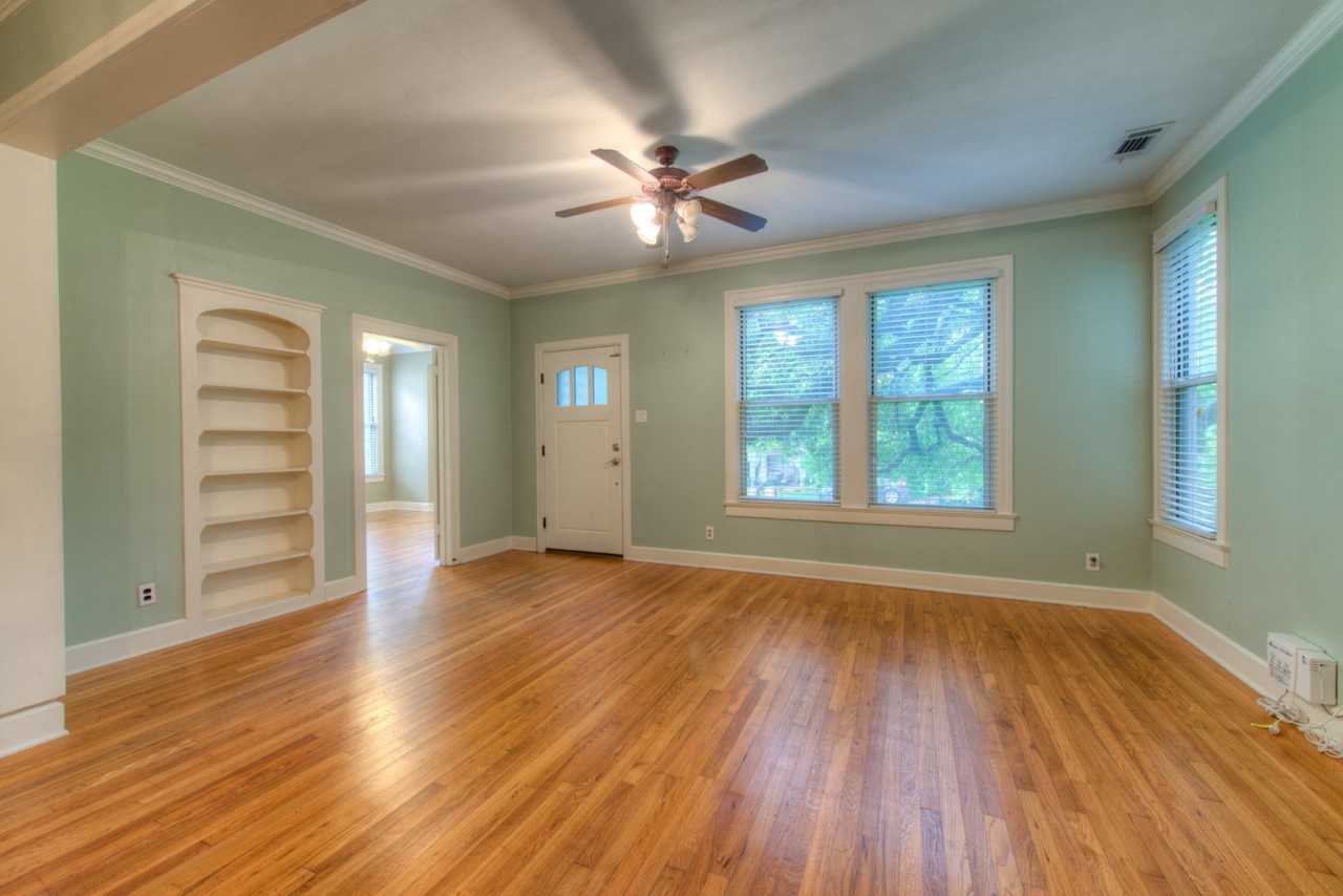 720 Sparks Ave - Photo 6 of 32
