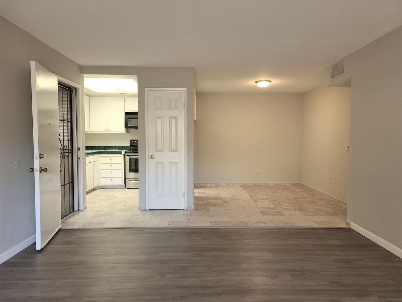 475 N Midway Dr #114 - Photo 3 of 11