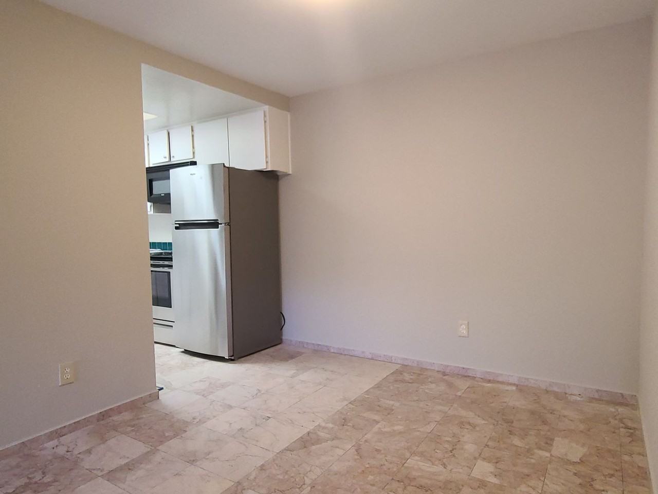 475 N Midway Dr #114 - Photo 4 of 11
