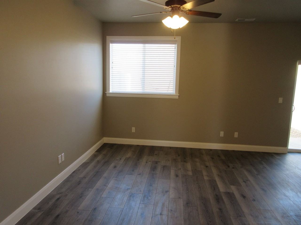 485 W 1425 N - Photo 3 of 19