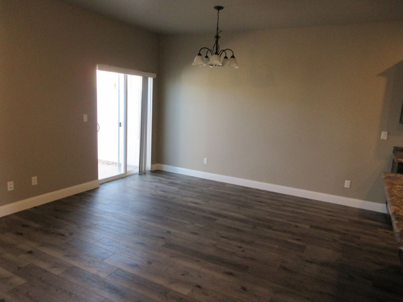 485 W 1425 N - Photo 4 of 19