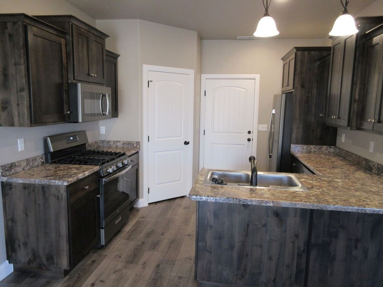 485 W 1425 N - Photo 5 of 19