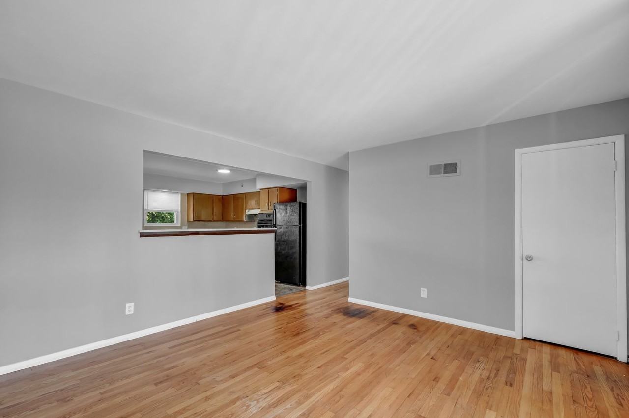 1505 Miller Dr - Photo 4 of 26
