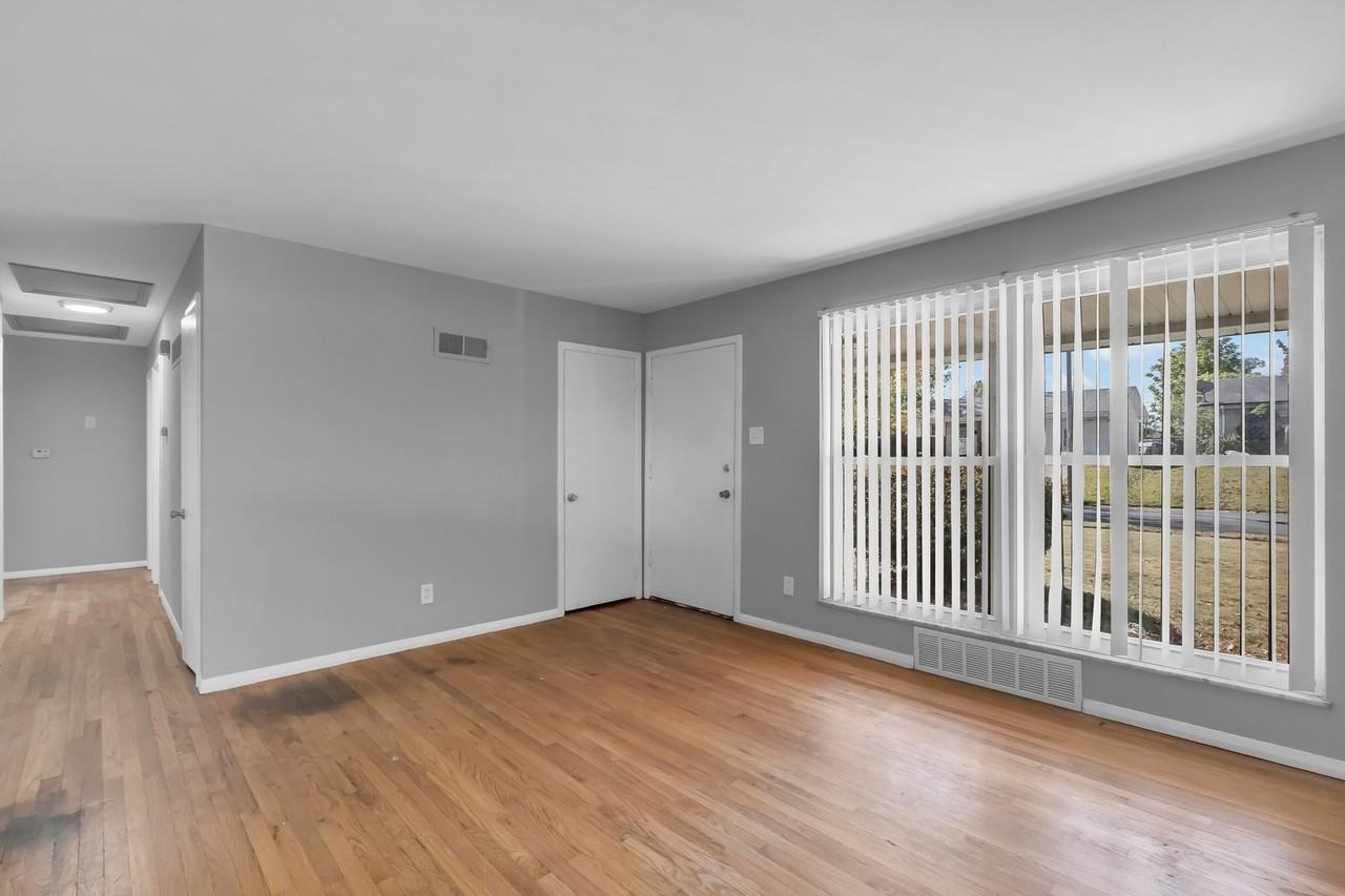 1505 Miller Dr - Photo 5 of 26