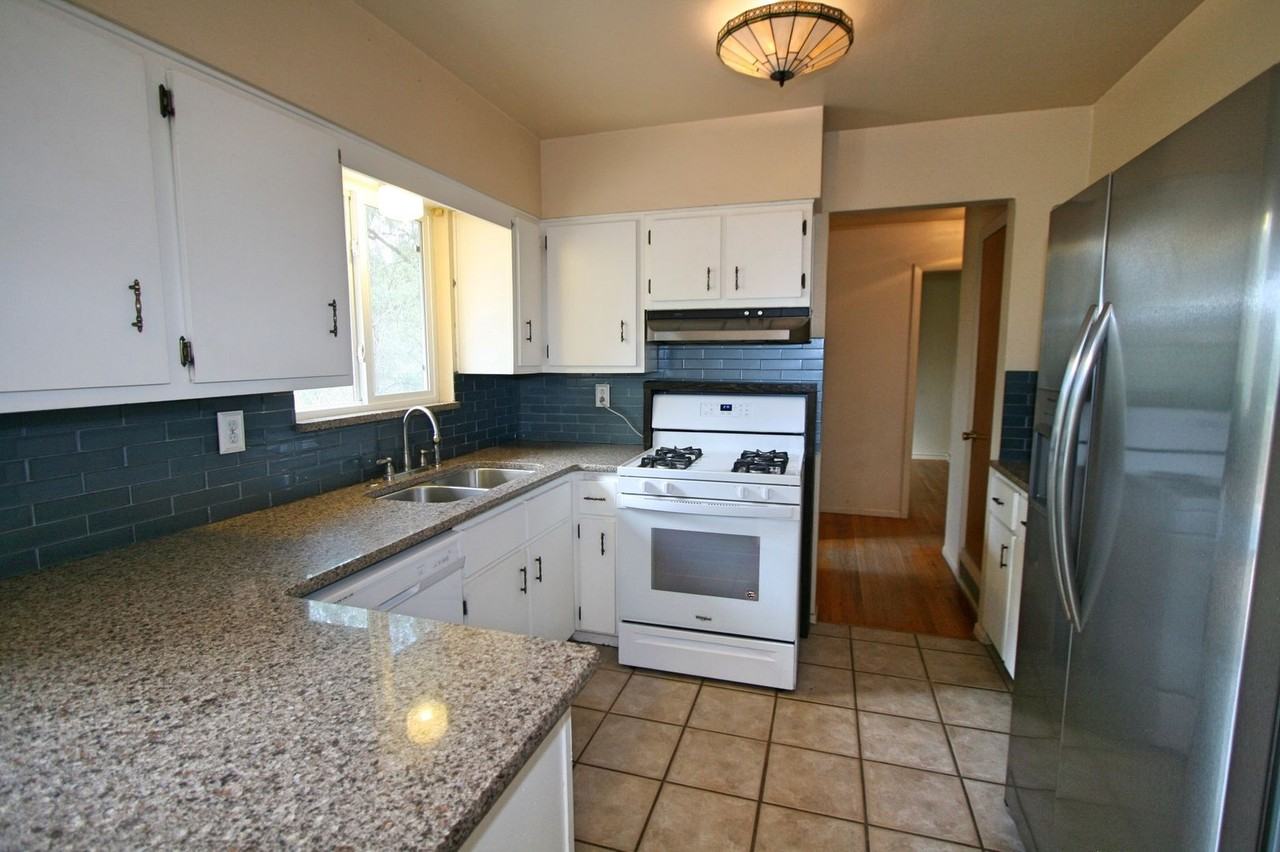 531 Empress St - Photo 6 of 19