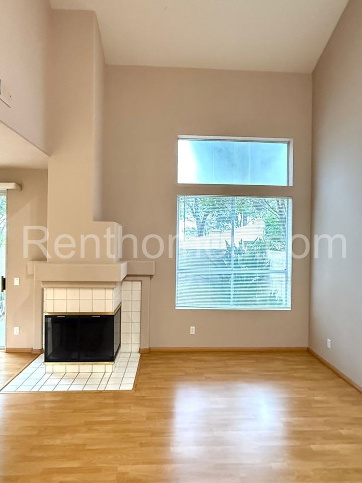 11553 Westview Pkwy - Photo 2 of 41