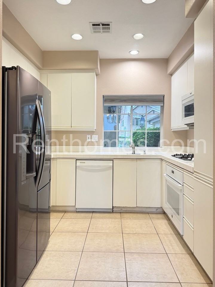11553 Westview Pkwy - Photo 5 of 41