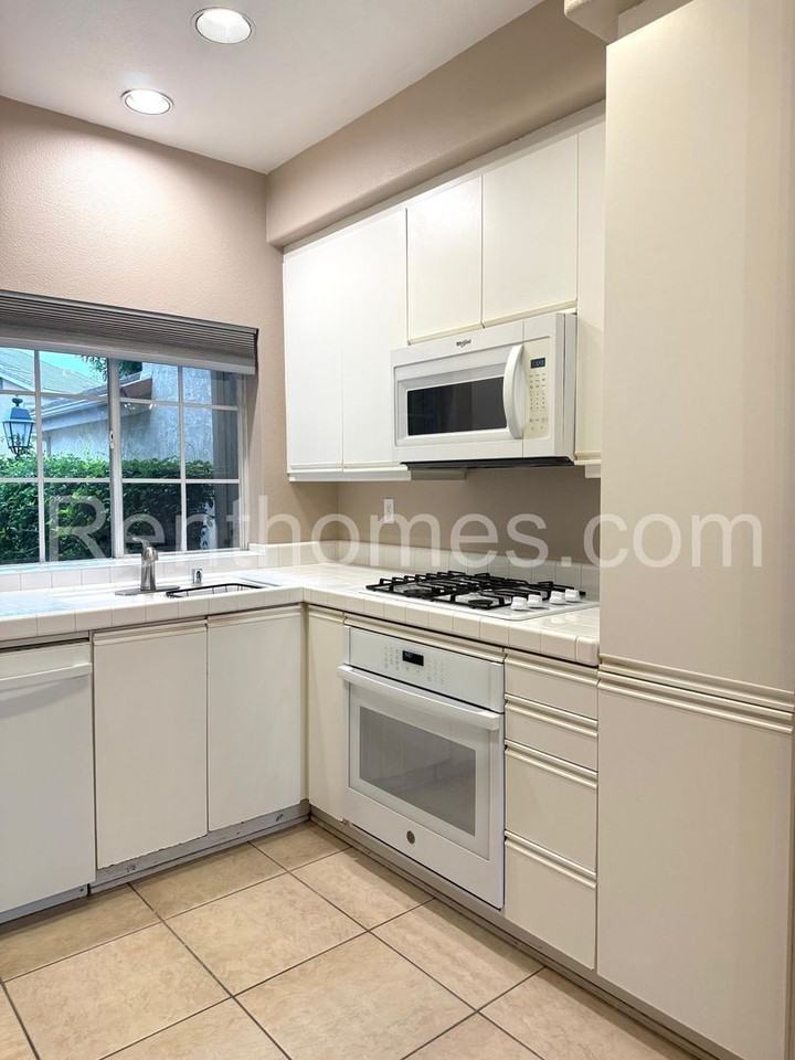 11553 Westview Pkwy - Photo 7 of 41