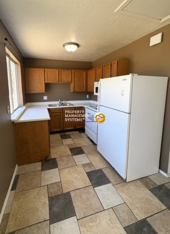 5117 W Loomis Ln - Photo 6 of 24