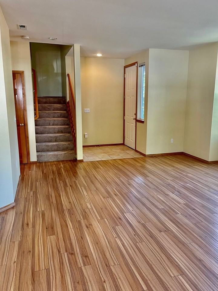 22721 Ne 5th Pl - Photo 3 of 21