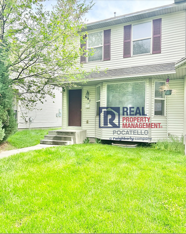 641 W Lewis St - Photo 2 of 25
