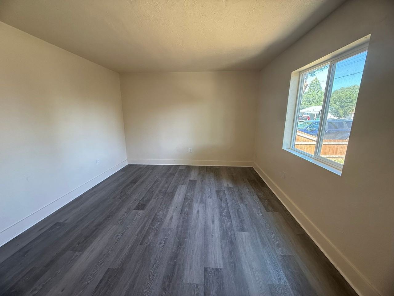 3916 Clinton Ave - Photo 3 of 14