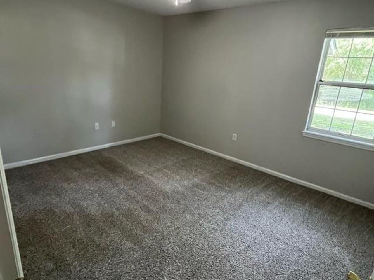 415 S Hagan Bridge Rd #D8 - Photo 6 of 7