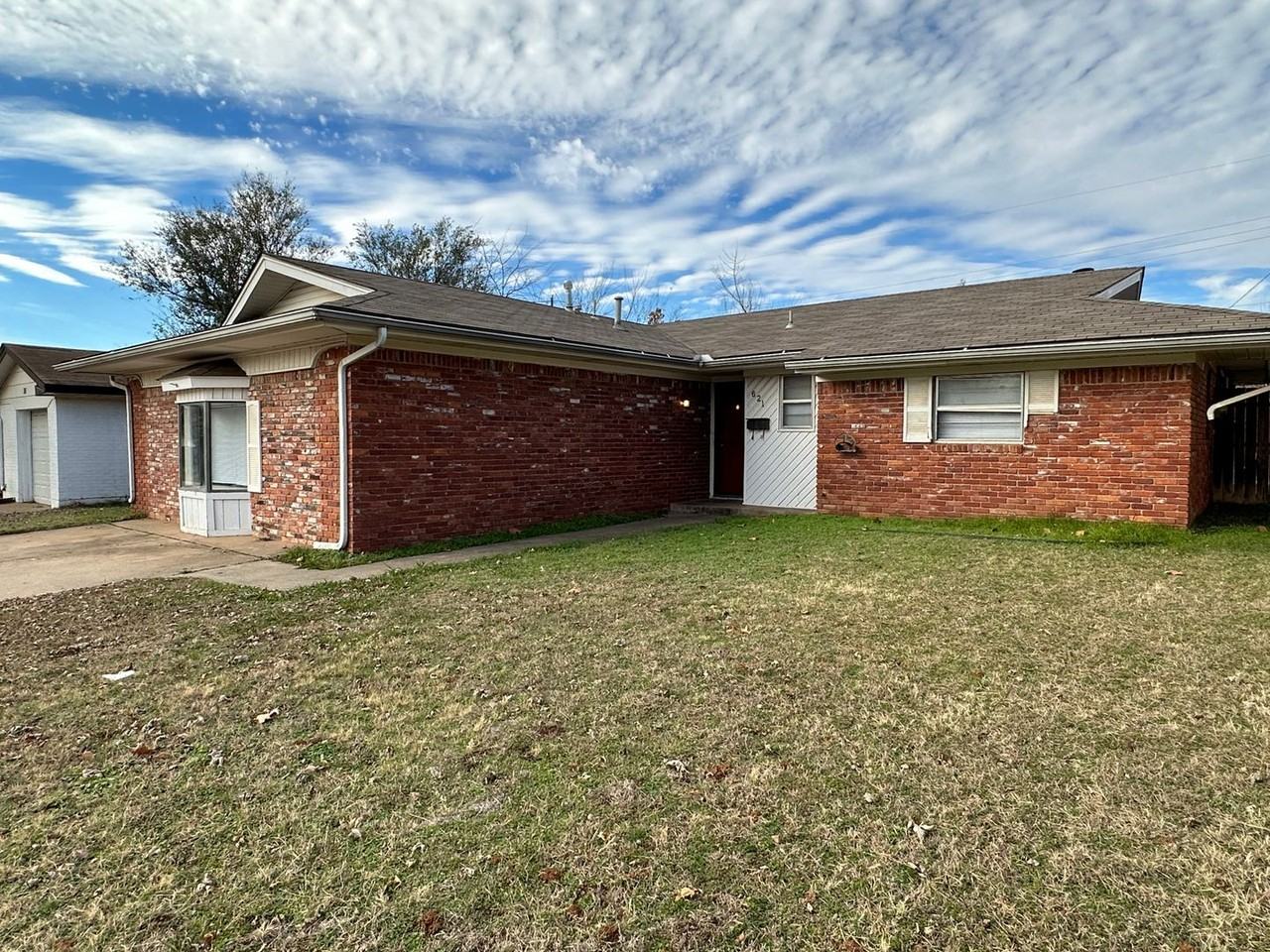 621 Lotus Ave - Photo 4 of 35
