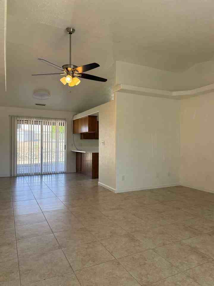 6128 N Viewpoint Dr - Photo 3 of 15