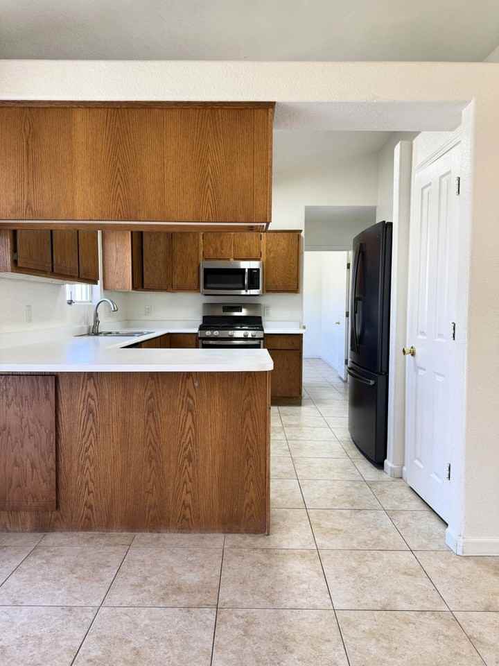 6128 N Viewpoint Dr - Photo 4 of 15