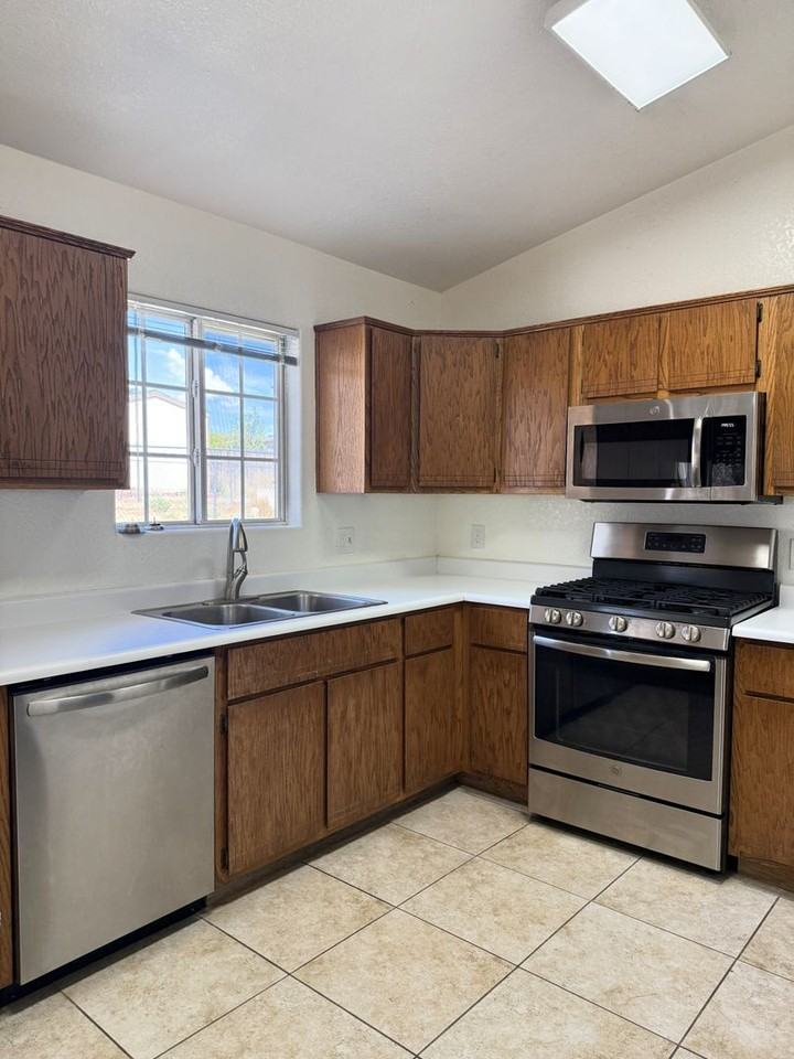 6128 N Viewpoint Dr - Photo 5 of 15