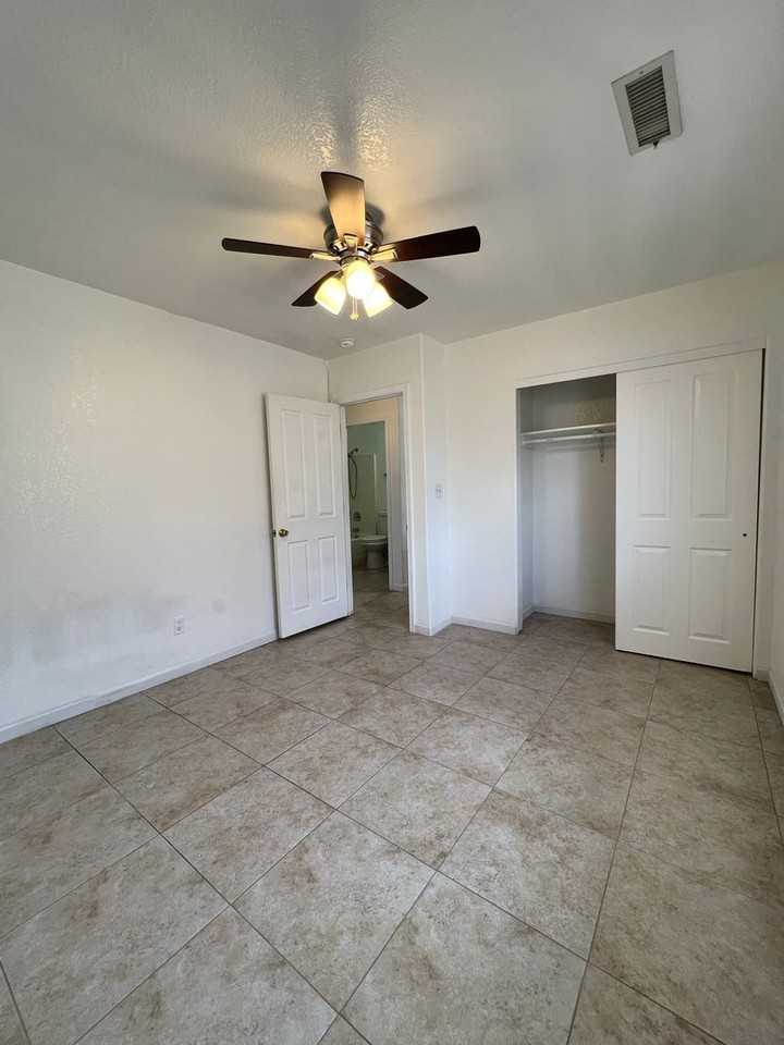 6128 N Viewpoint Dr - Photo 7 of 15
