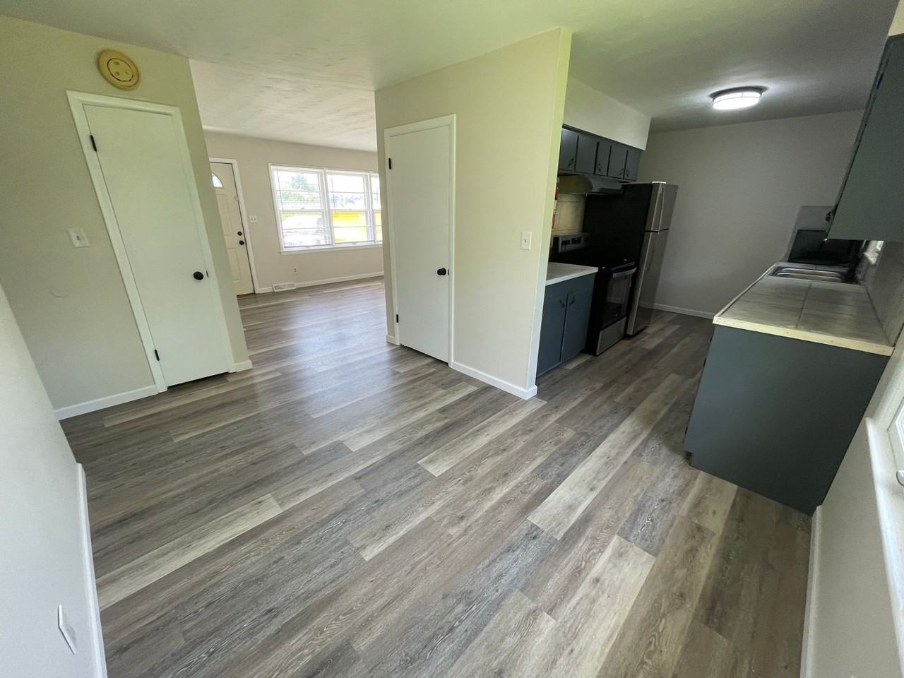 2207 Clark Ln - Photo 5 of 17
