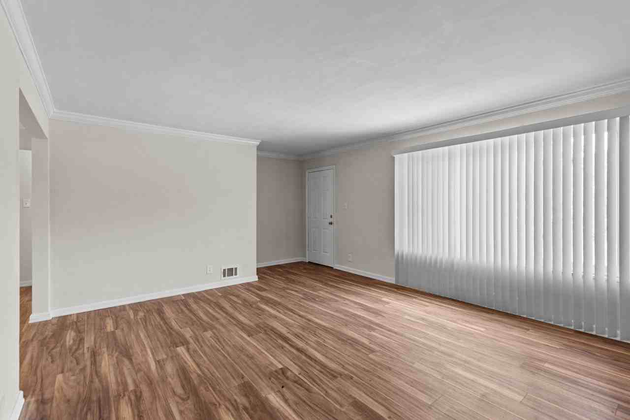 7812 Drexel Dr - Photo 4 of 24