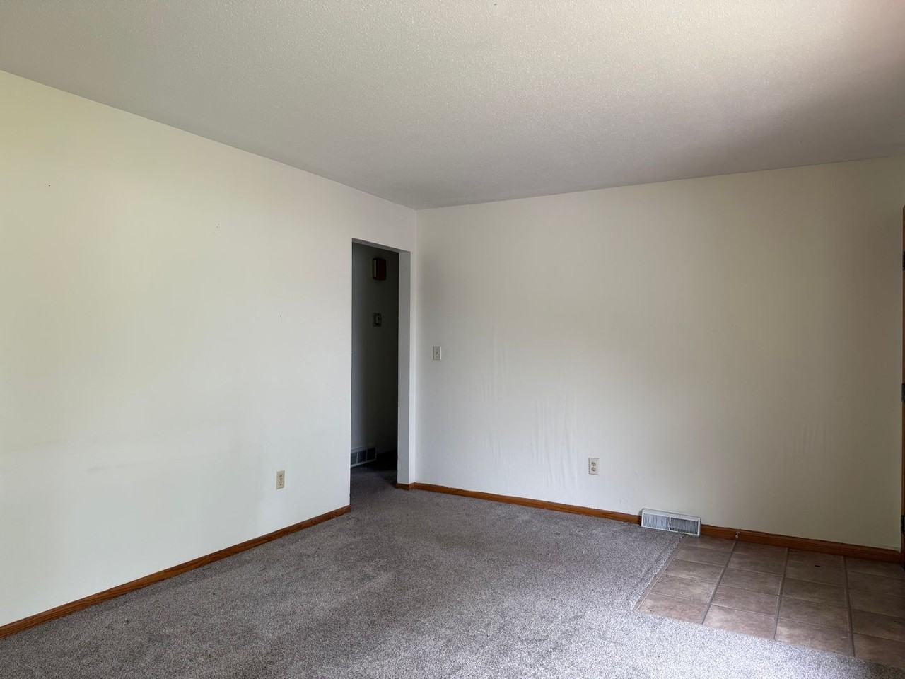 613 3rd Ave E - Photo 5 of 23