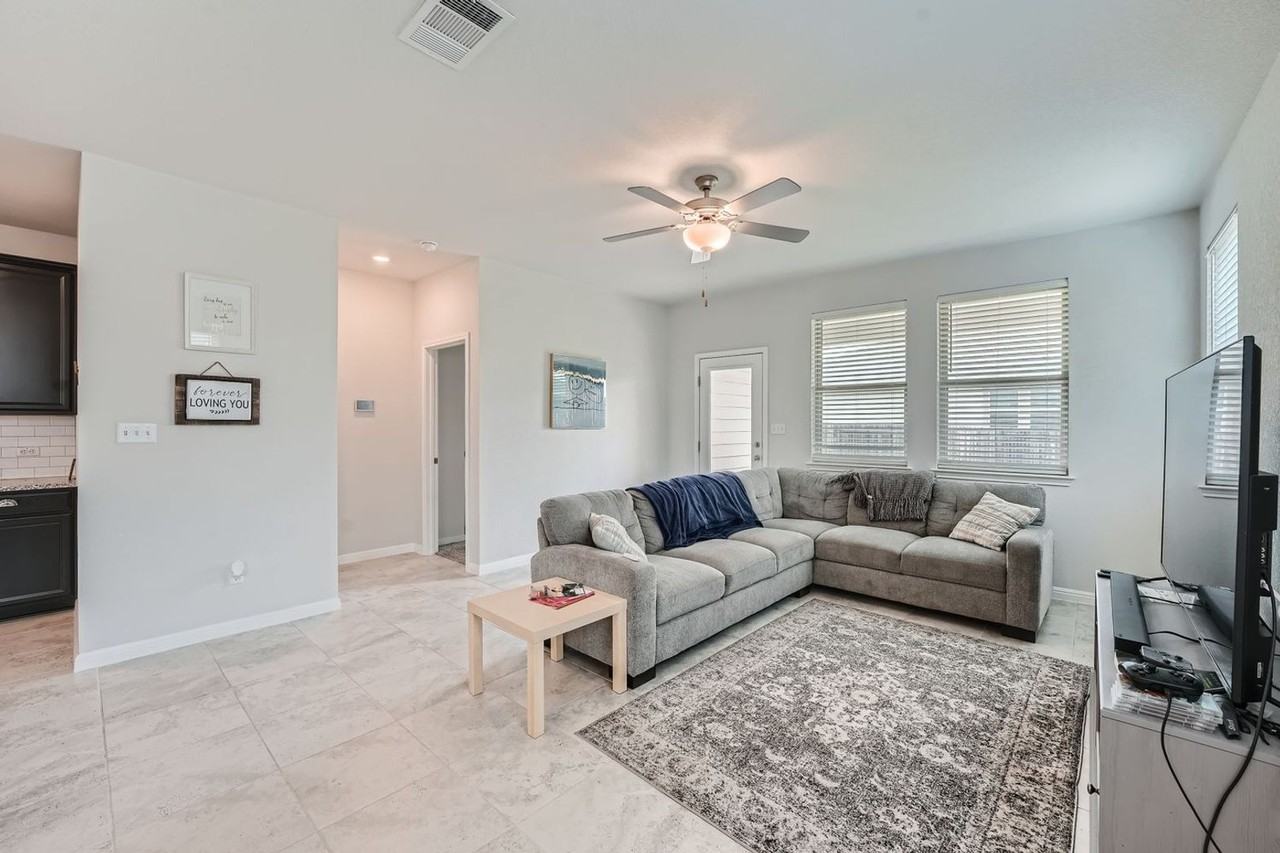 104 Red Cedar Ct - Photo 4 of 26