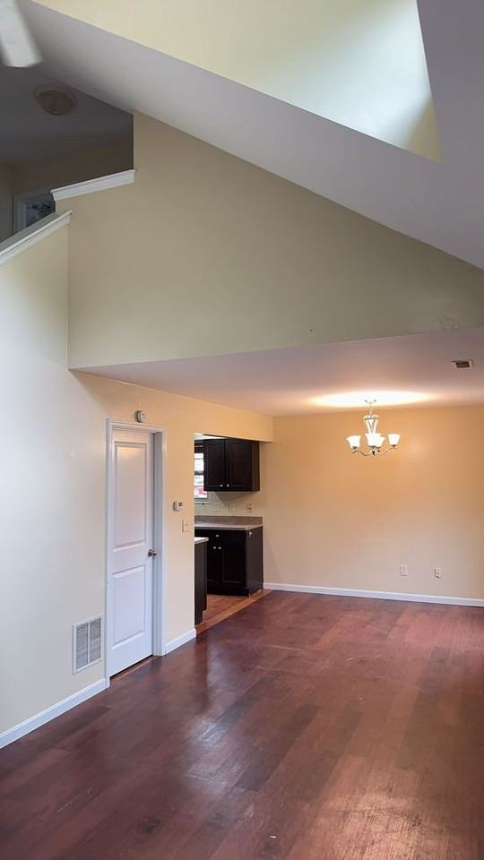 20 E Spring St - Photo 4 of 10
